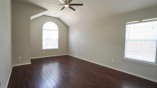 Building Photo - 2210 Garden Crest Dr