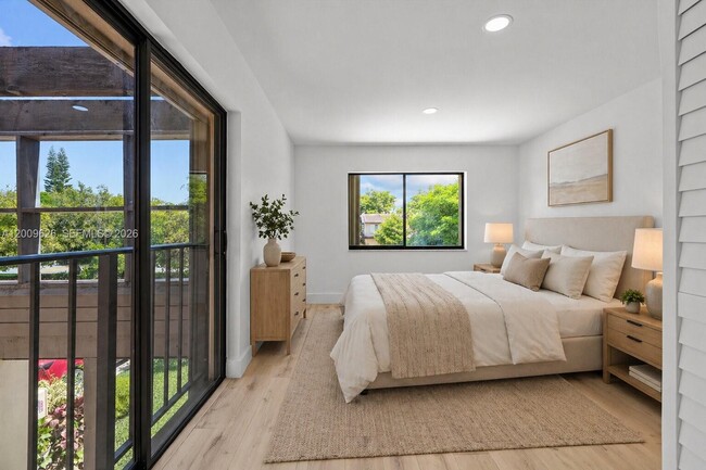 Building Photo - 3737 Alcantara Ave