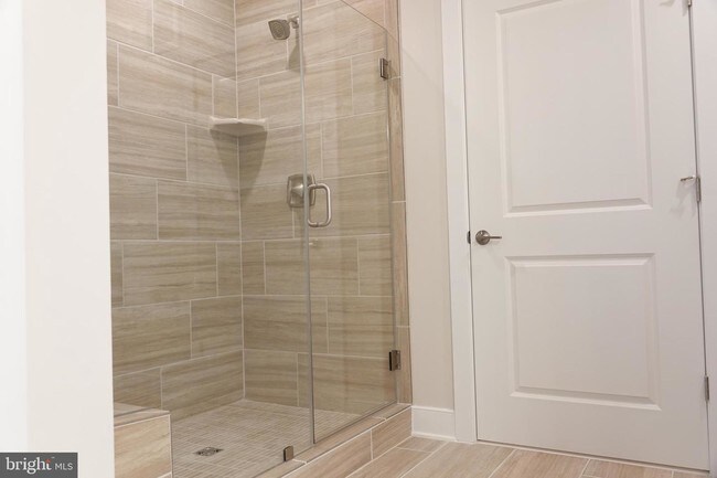 Building Photo - 210 Decoverly Dr