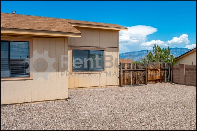 Building Photo - !!!PRICE INPROVMENT JUST IN TIME FOR SCHOO...