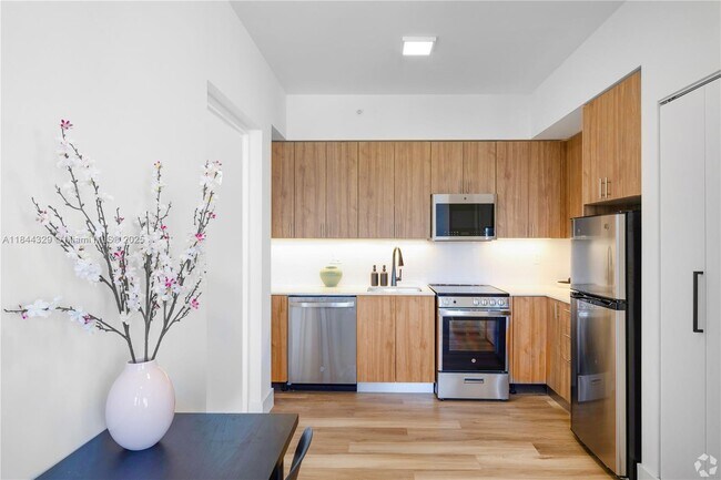 Building Photo - 650 SW 1st St