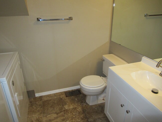 Building Photo - 7980 Belford Dr