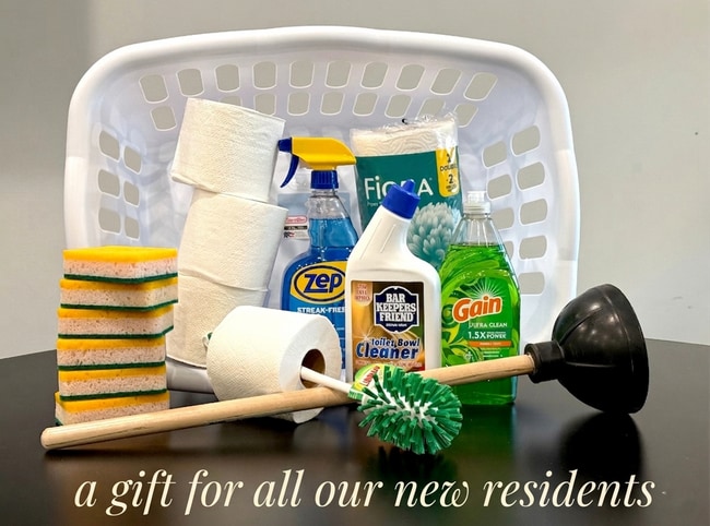 Building Photo - 3950 Woodhaven Dr