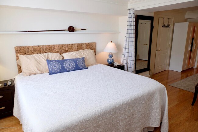 Building Photo - 700 Ocean Ave N