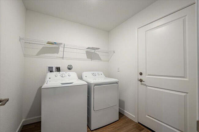 Building Photo - 6362 Windwood Wy