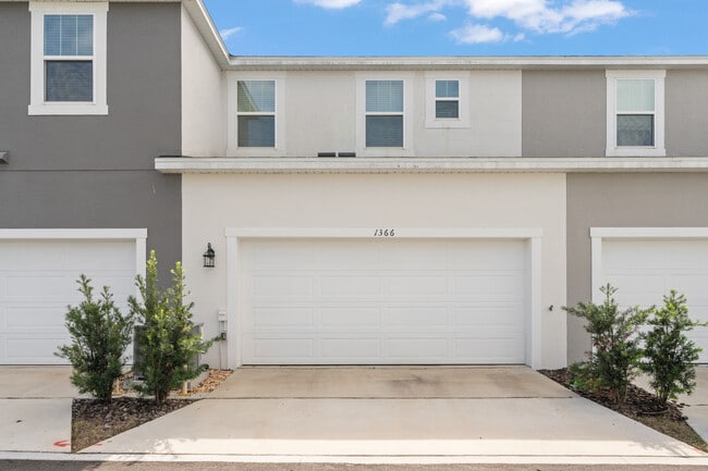 Building Photo - 1366 Tarflower Dr