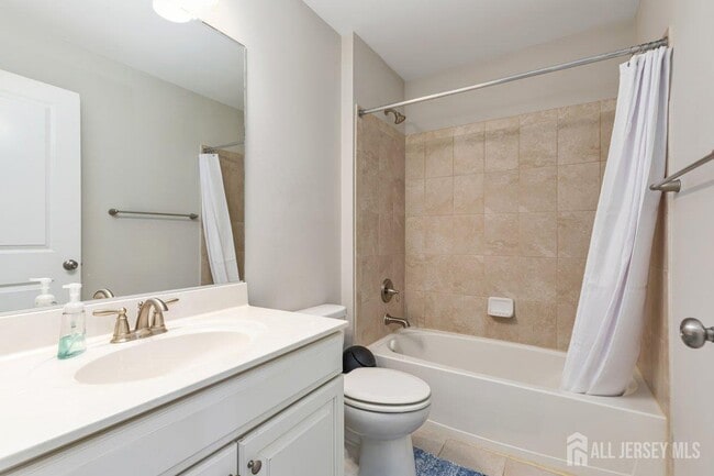 Building Photo - 1302 Hights Farm Rd N