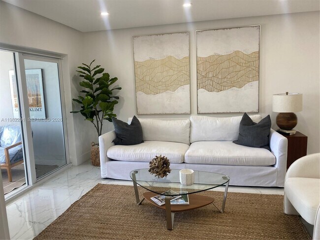 Building Photo - 1500 S Ocean Blvd