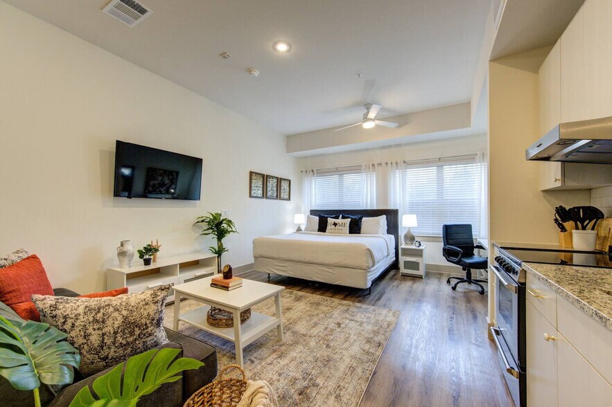 Building Photo - 18210 Park Row Blvd