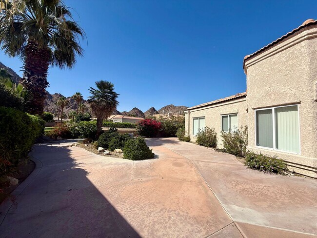 Building Photo - 48625 Cll Esperanza