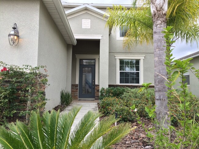 Building Photo - Beautiful 4/5 Bedroom Home in Wyndham Lakes