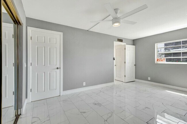 Building Photo - 152 Burgandy Way