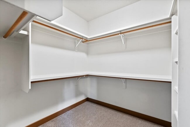 Building Photo - 5996 S Egmont Ave