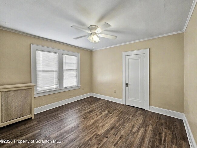 Building Photo - 1614 Linden St