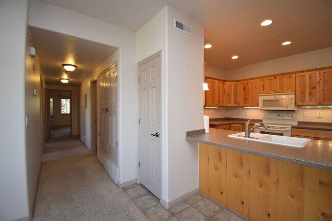 Building Photo - 1255 Wolf Hollow Ln