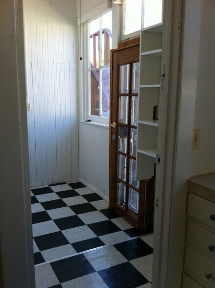 Primary Photo - 1215 W 30th St