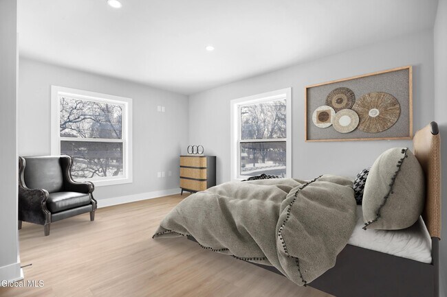 Building Photo - 103 E High St