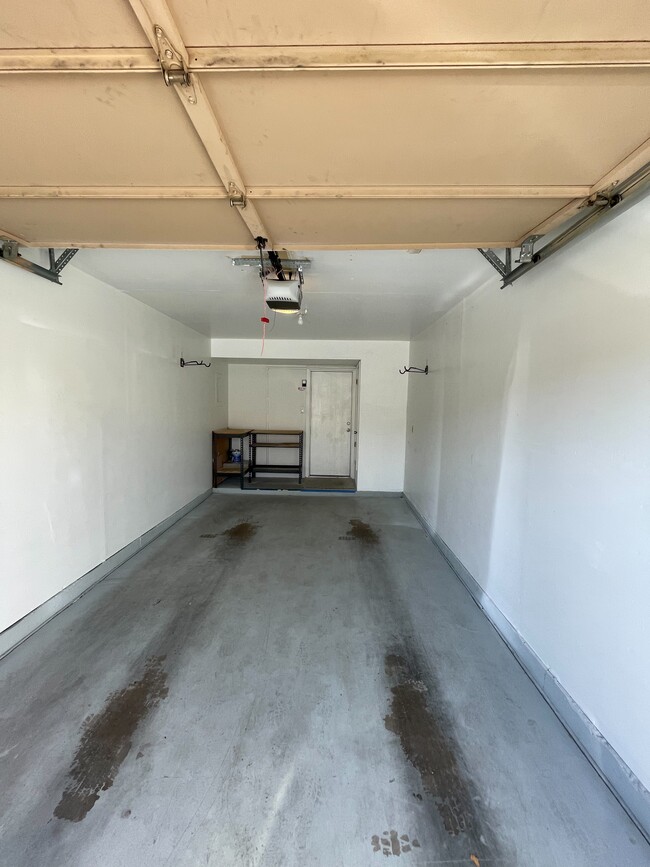 Building Photo - 5801 Lowell St NE