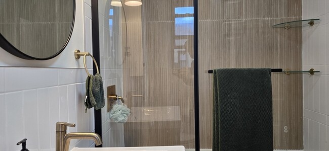 Building Photo - 466 Commonwealth Ave