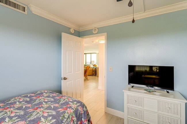 Building Photo - 4250 N Hwy A1A