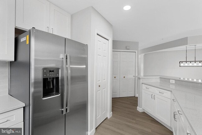 Building Photo - 21850 Locomotive Terrace