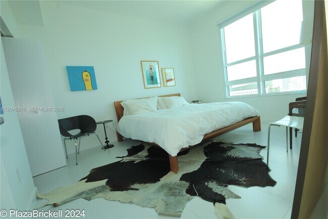 Building Photo - 950 Brickell Bay Dr