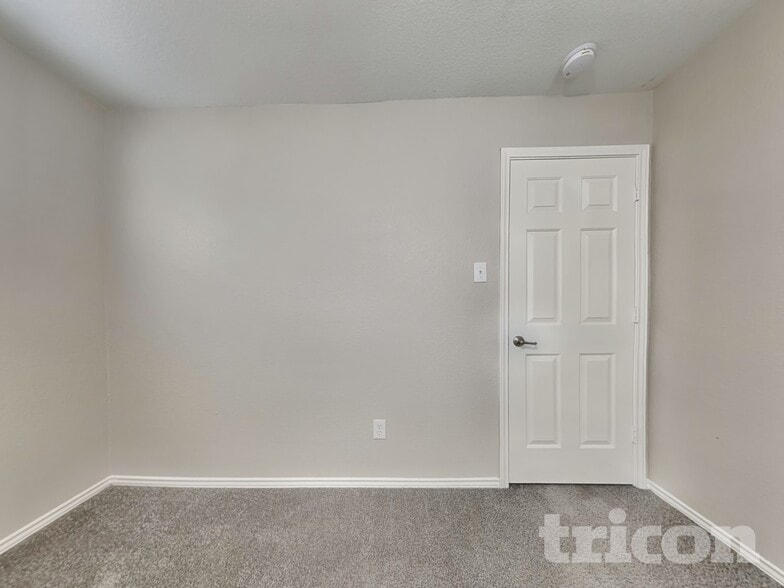 Building Photo - 5617 Victory Gallop Dr