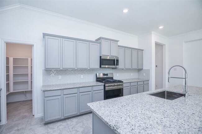 Building Photo - 8726 Fairbrook Dr