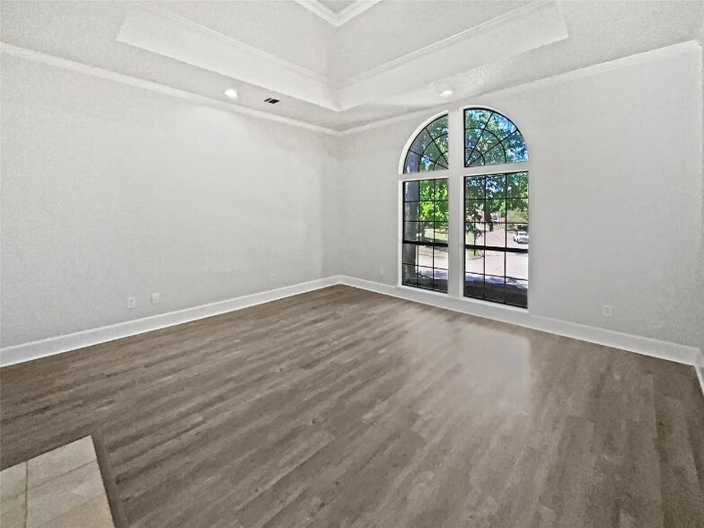 Building Photo - 3614 Queenswood Ln