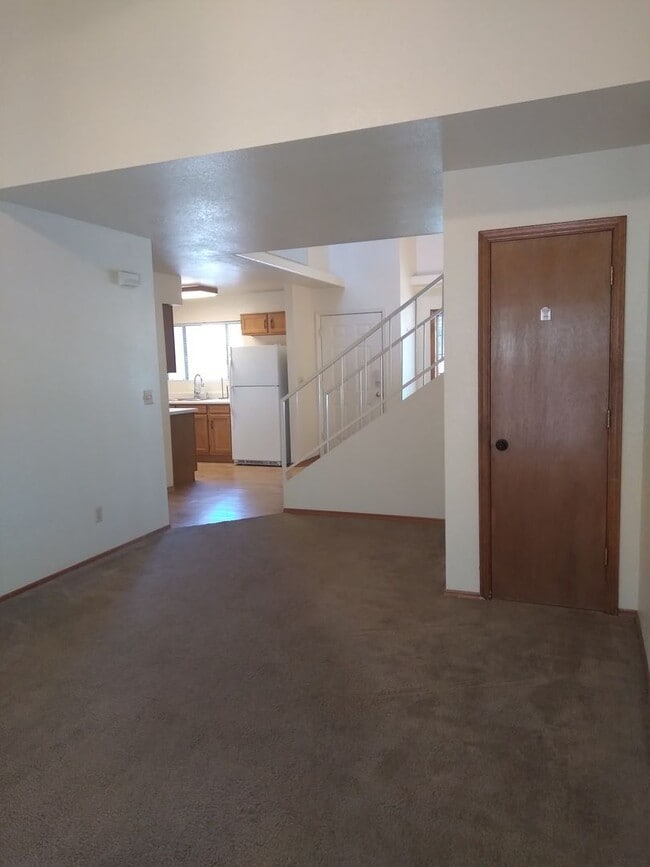 Building Photo - 937 W Madera Ln