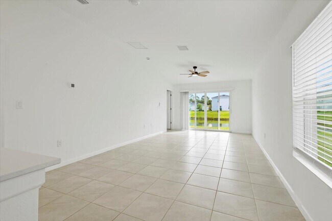 Building Photo - 1338 Colebrook Cir SW