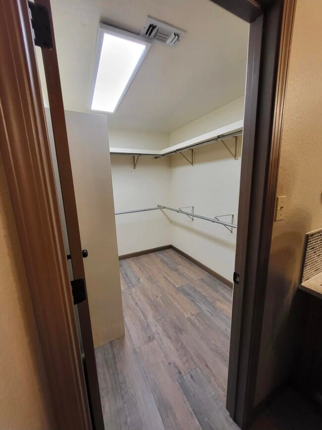 Building Photo - 514 Mission Arch Dr