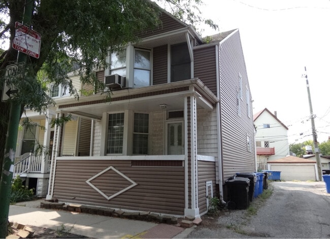Primary Photo - 3542 N Hermitage Ave