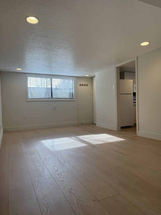 Building Photo - 1819 Parleys Canyon Blvd