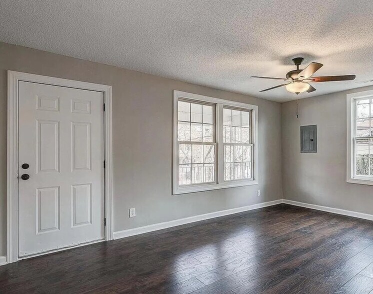 Building Photo - Room in House on Dupree St