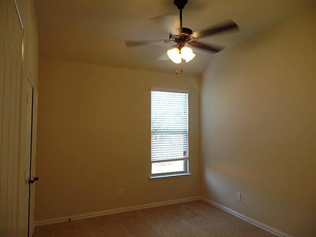 Building Photo - 1304 Poplar Dr