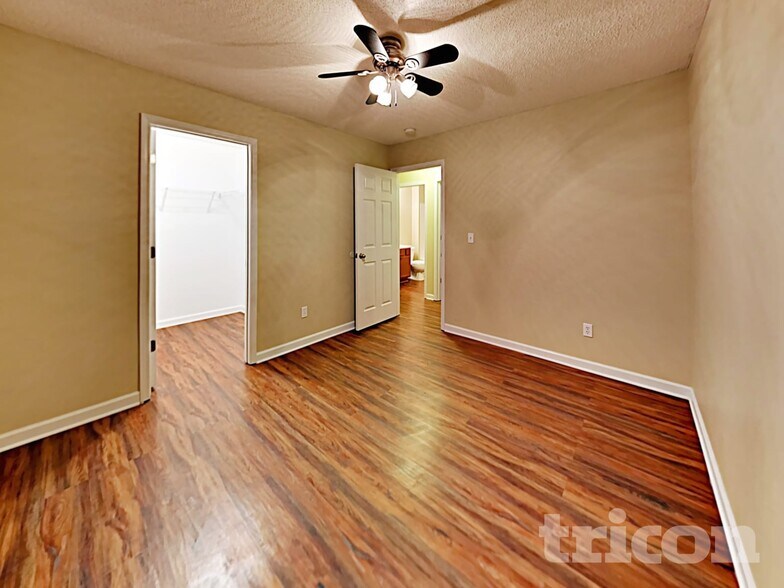 Building Photo - 162 Cogburn Rd