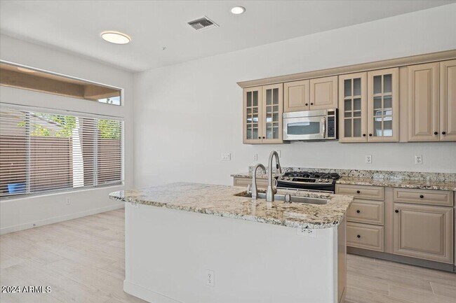 Building Photo - 8875 E Conquistadores Dr