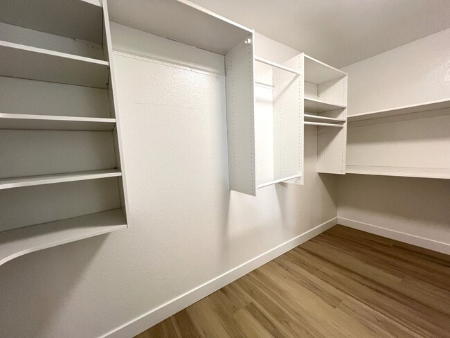 Building Photo - 3 bedroom, 2.5 bathroom home located in Henderson, NV!