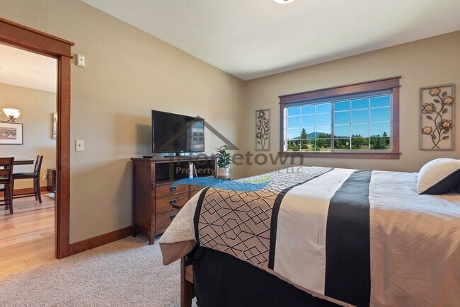 Building Photo - Two Bed, Two Bath Luxury Riverstone Condo!