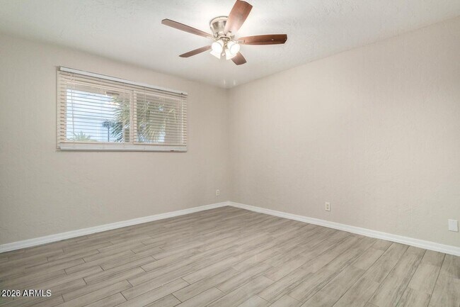 Building Photo - 132 E Pebble Beach Dr