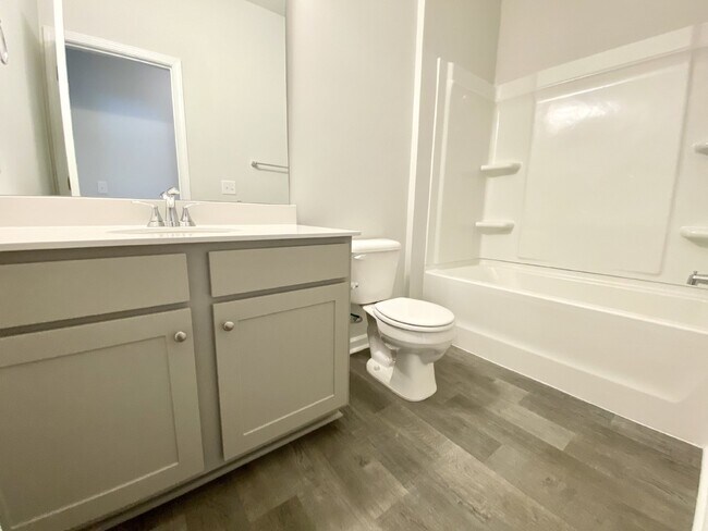 Building Photo - Four Bedroom Home in The Lakes at New Rive...
