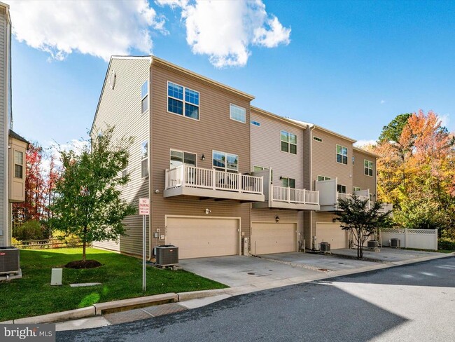 Building Photo - 2321 Marion Rd