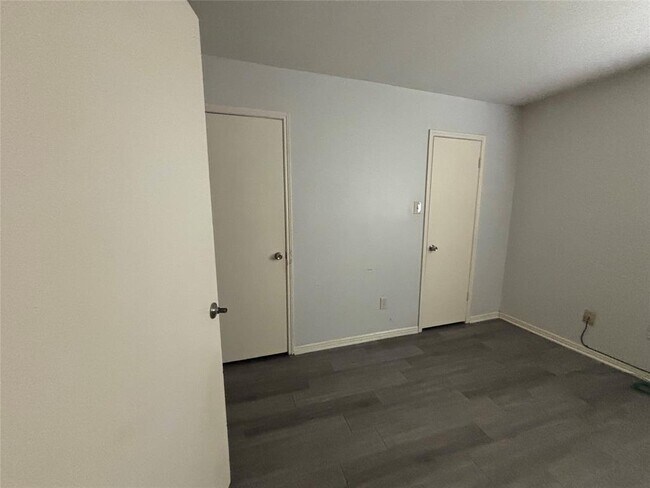 Building Photo - 3858 Willow Springs Ln