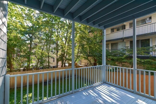 Building Photo - 28 Inman St