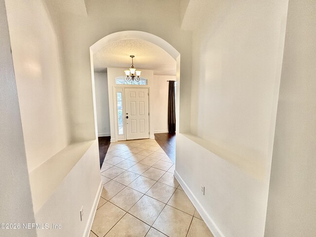 Building Photo - 614 Loire Ct