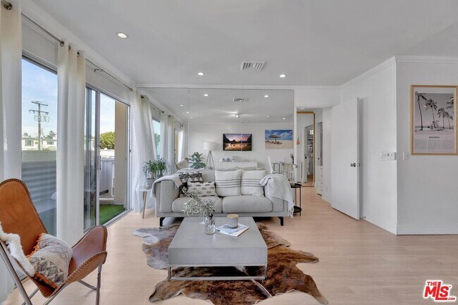 Building Photo - 101 California Ave