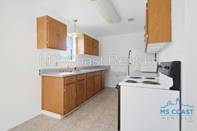 Building Photo - 15317 Waycross Dr