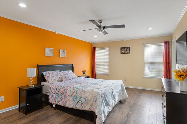 Building Photo - 9 Crest Ct