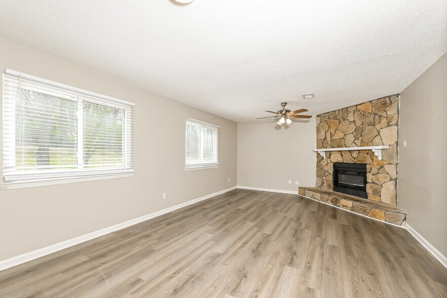 Building Photo - 3350 Eastwood Trail